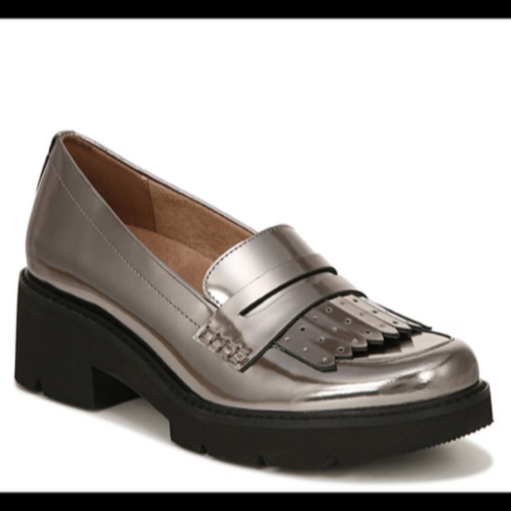 Naturalizer Darcy Lug Sole Patent Leather Loafers Pewter Metallic Size 8.5